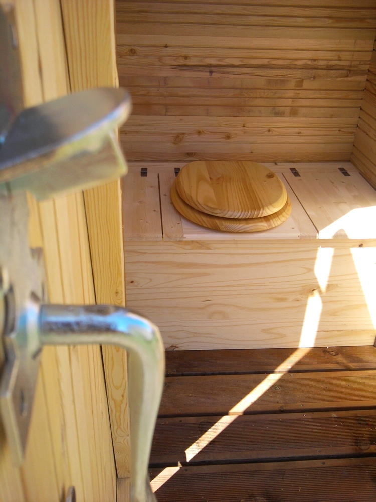 Toilette sèche avec bac à copeaux de bois intégré, seau 20L, bavette inox